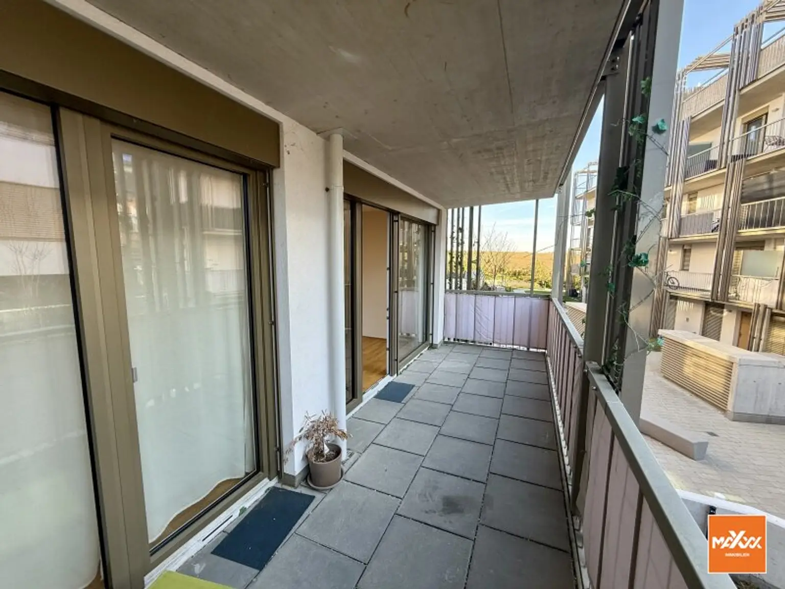 Moderne 2-Zimmer-Wohnung mit großem Balkon und Tiefgaragenparkplatz