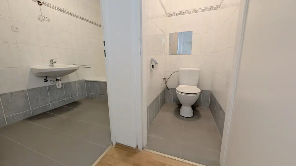 NETTES 3 ZIMMERAPARTMENT IM SPECKGÜRTEL VON WIEN - 35 ÖFFI-MINUTEN BIS WIEN ZENTRUM