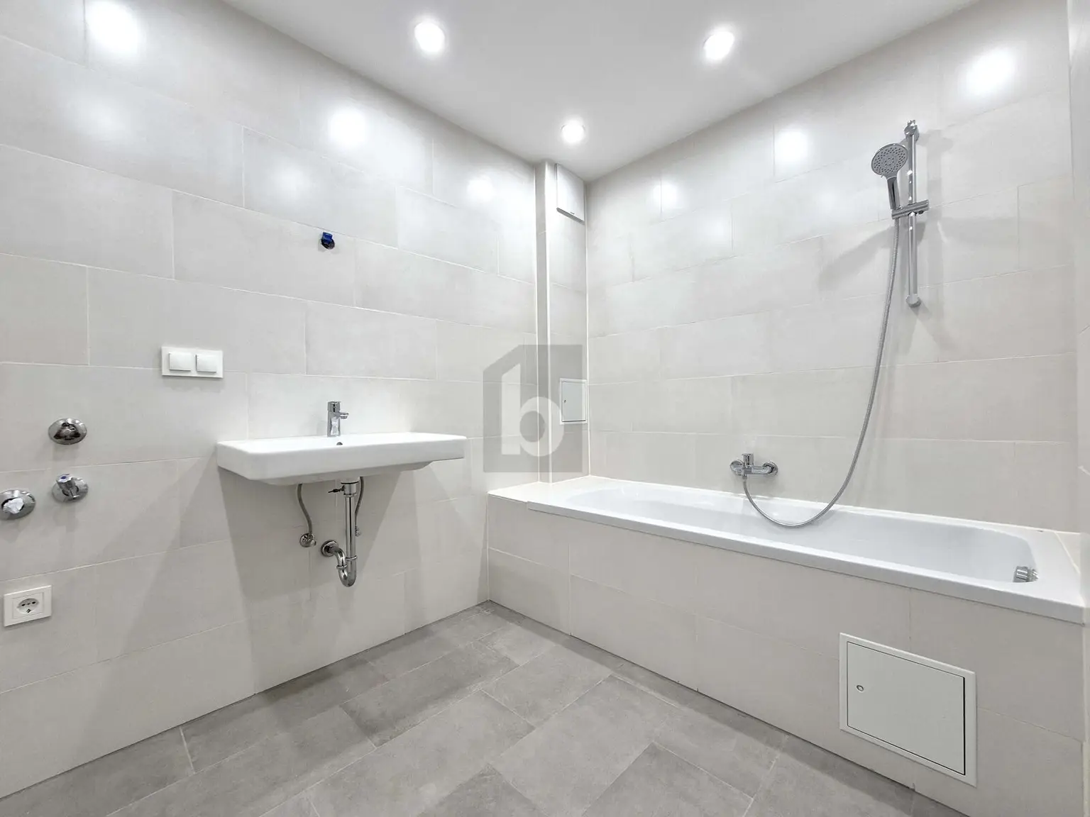 WOHNOASE MIT GRÜNBLICK UND WOHLFÜHLATMOSPHÄRE