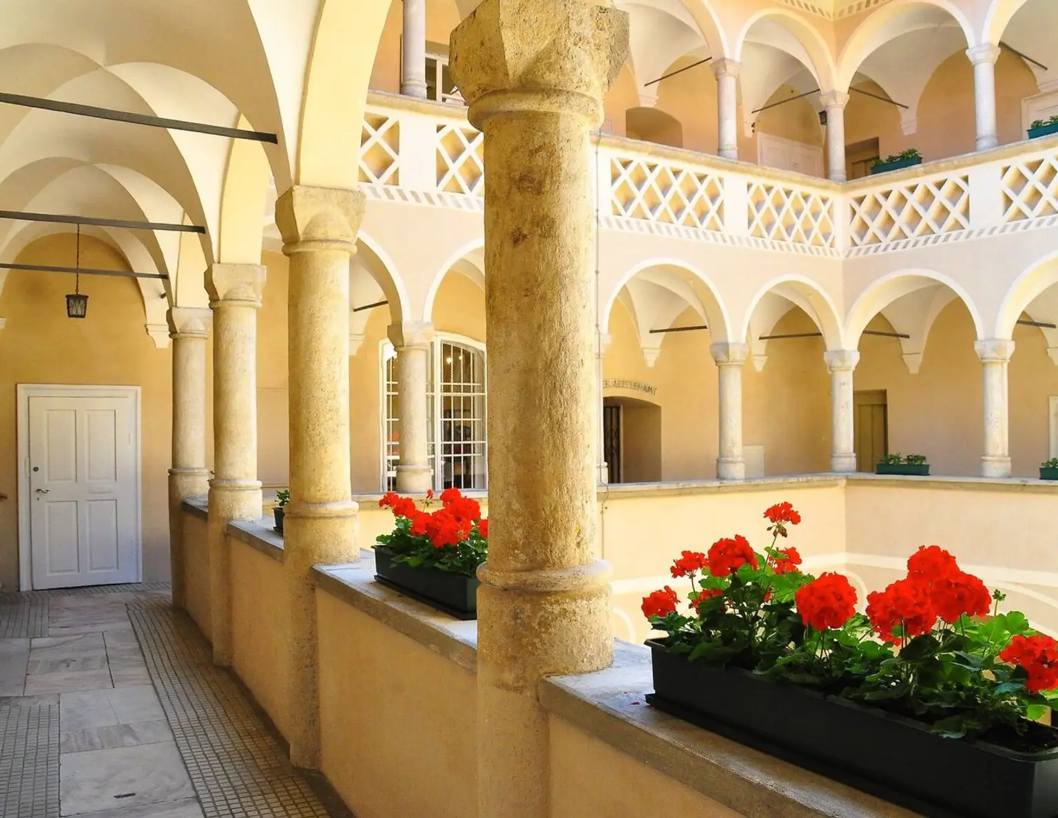 Büro mit Stil & Substanz: Alter Platz 1 - für Ordination, Notar, Makler oder Kanzlei