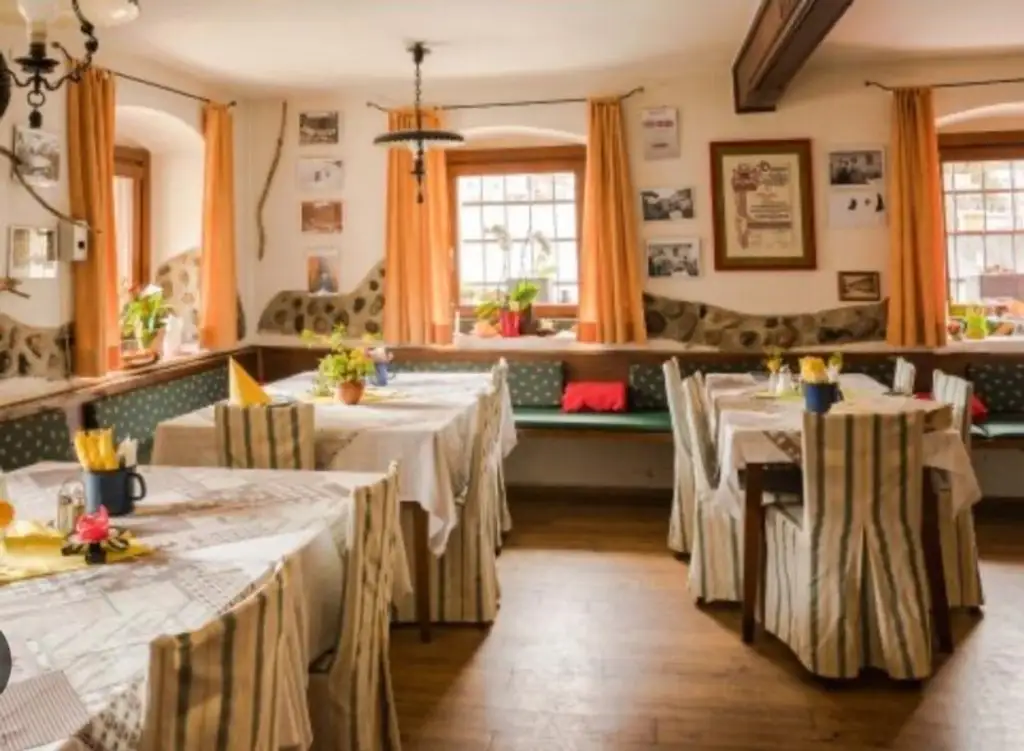 Ehemaliger Gasthof in Zentrumslage, gute Verwertungsmöglichkeit