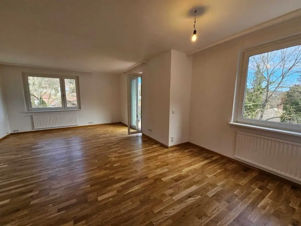 Traumhafte 4-Zimmer-Wohnung in Hinterbrühl: Erstbezug mit Balkon für nur 290.000 €!
