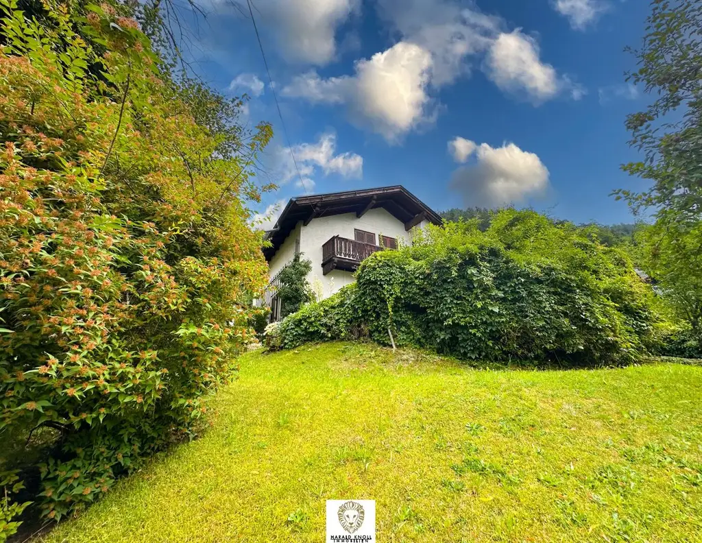 Charmantes Wohnhaus mit großem Garten und Entwicklungspotenzial