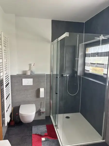 ** FAMILYS BEST **   Reinersdorf !! Bungalow mit ca. 122 m2 Wfl. in ruhiger, idyllischer Ortsrandlage mit ca. 1.200 m2 Eigengrund !!