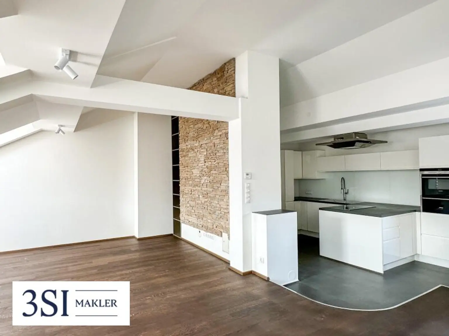 Stilvoll wohnen im Dachgeschoss – 3 Zimmer & Sonnenterrasse