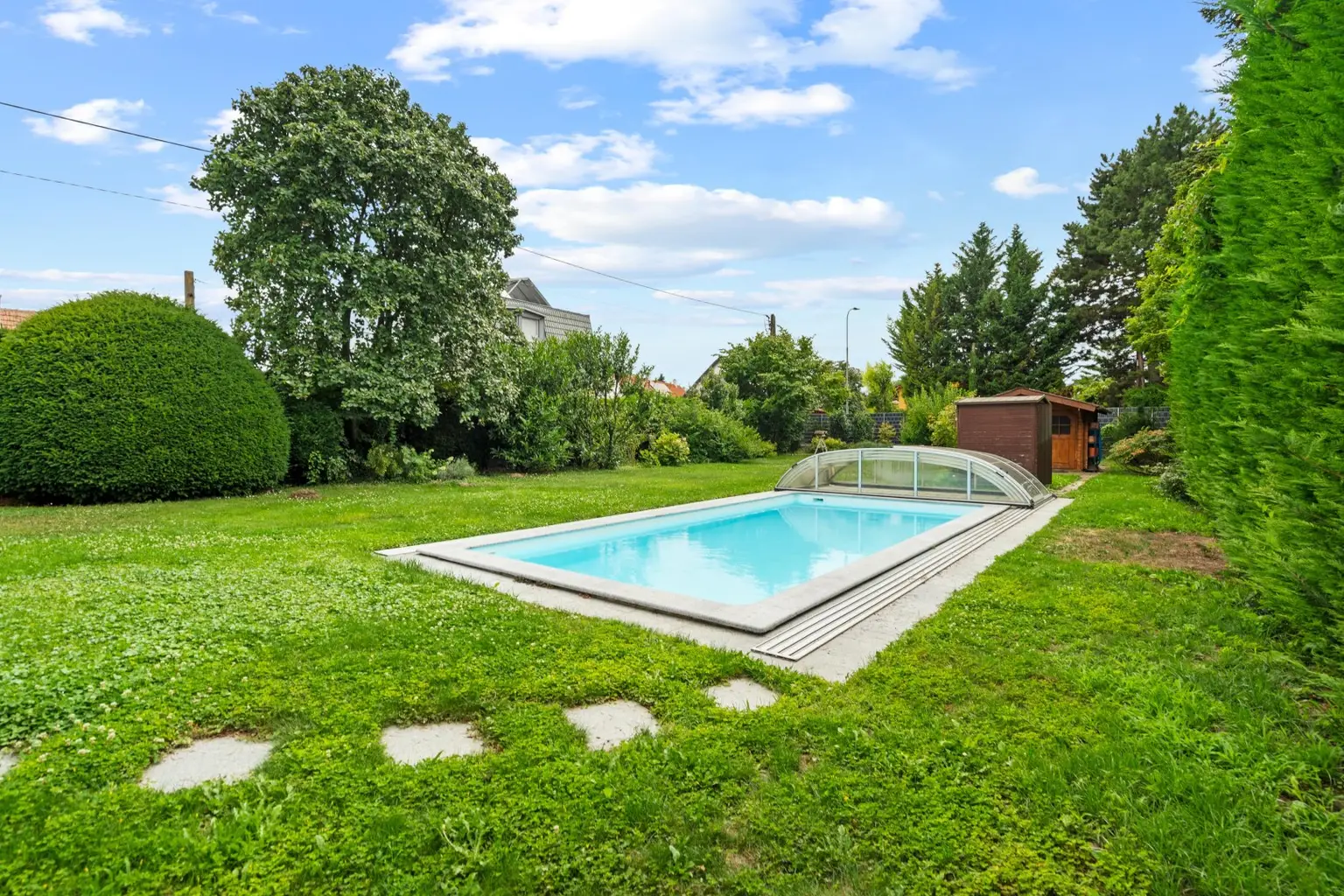 "Ihr privates Paradies in Gerasdorf! Traumhaus mit Pool, Garten & mehr!"