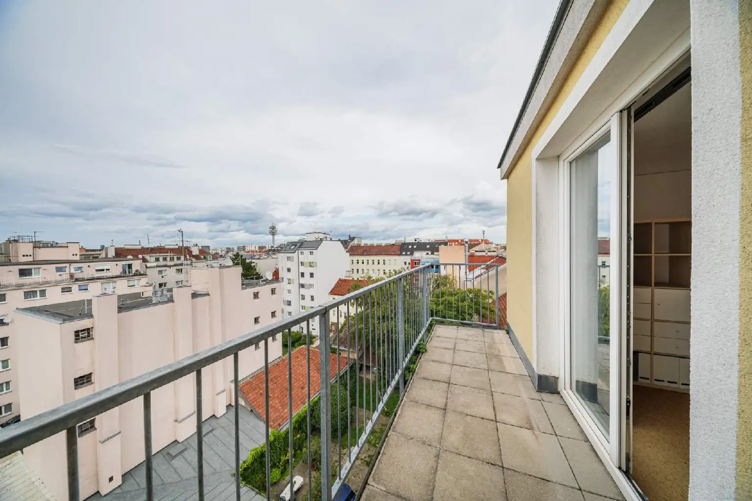 Gut aufgeteilte 2 Zimmerwohnung mit hofseitigem Balkon