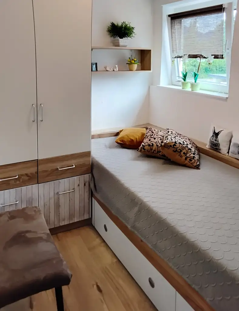 Eine komplett neu adaptierte 3-Zimmer-Wohnung mit Eckbalkon und Traunstein Blick.