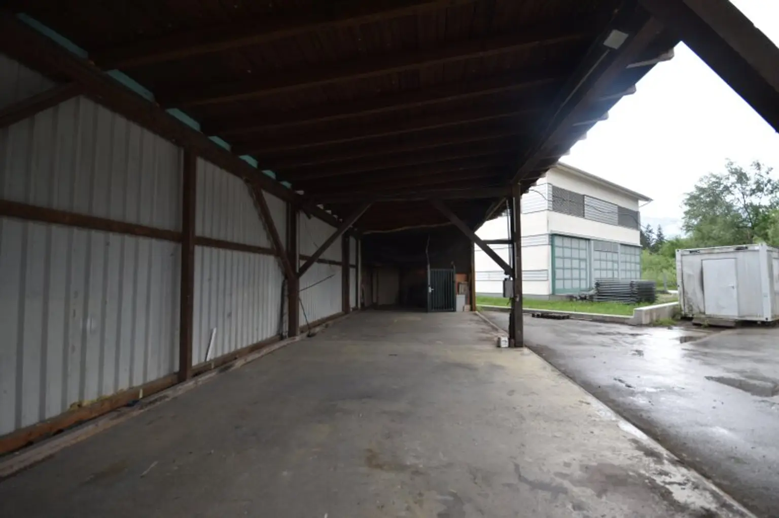 Ansicht - Lagerplatz mit großem Carport und Bürocontainer Pacht Elsbethen Salzburg