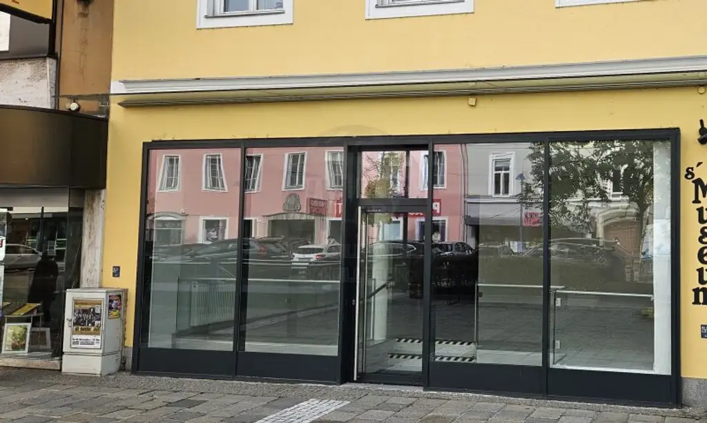 Top Geschäftsfläche / Praxis in bester Lage im Zentrum von Wels – langfristig zu mieten