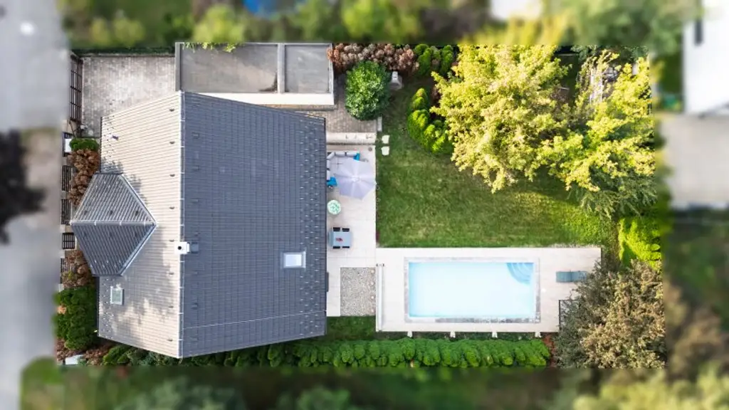 ! "take your bags and move in" ! 4,5 Zimmer, Terrasse, Garage & Pool! Grünruhelage!