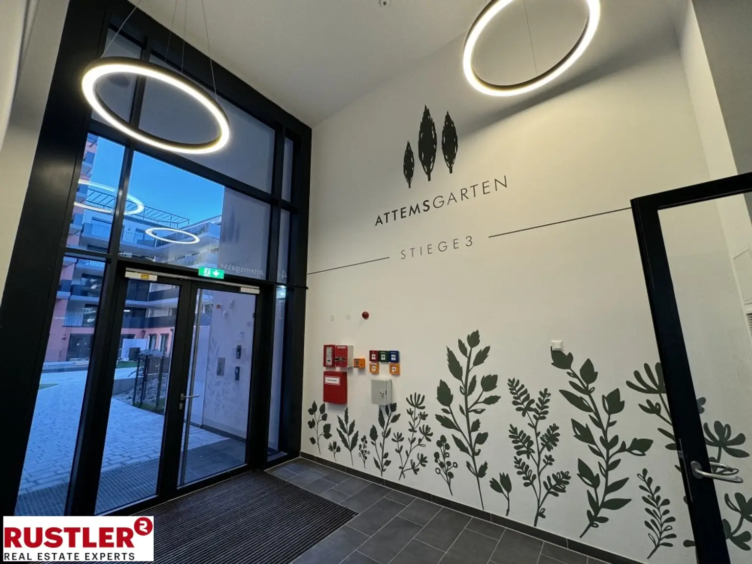 **ATTEMSGARTEN - HOCHWERTIGE 4 Zi WOHNUNG INKL. KÜCHE - 2 TERRASSEN - 2 BÄDER UND FITNESS**