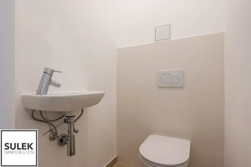 schöne 2 Zimmer Wohnung in bester Innenstadtlage - ab Oktober beziehbar! (Erstbezug nach Sanierung)