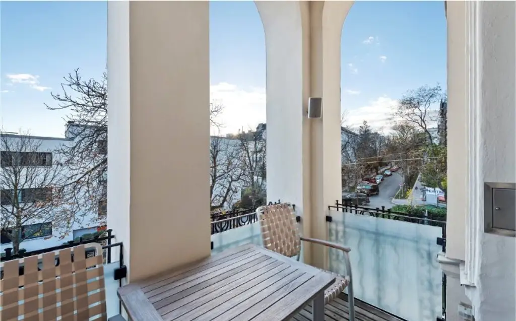 Beste Lage!!! Charmante Altbauwohnung mit VERANDA und GARAGE - Ausstattung nach Ihren Wünschen!!!