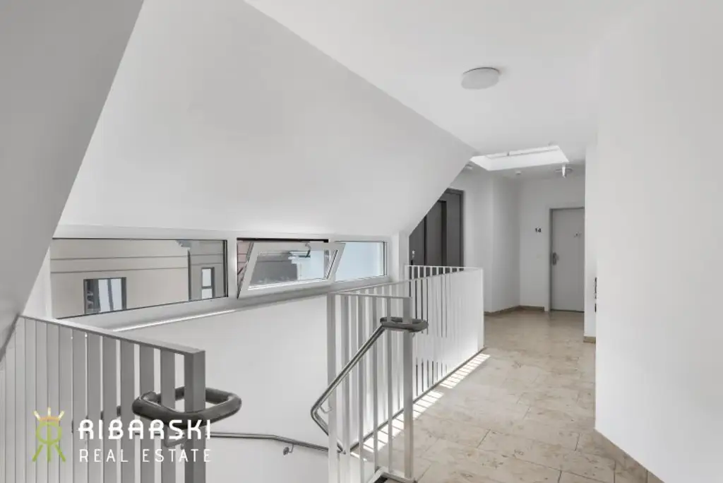 WOHNEN IN VERBUNDENHEIT | helle Wohnung mit großen Glasflächen | Erstbezug | 1 TG-Platz inkludiert