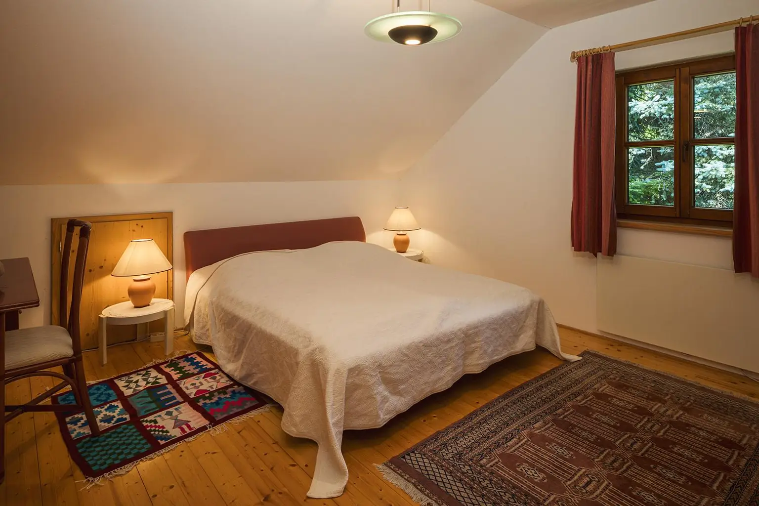 Familienanwesen - stilvoll mit großem Garten und Schwimmteich