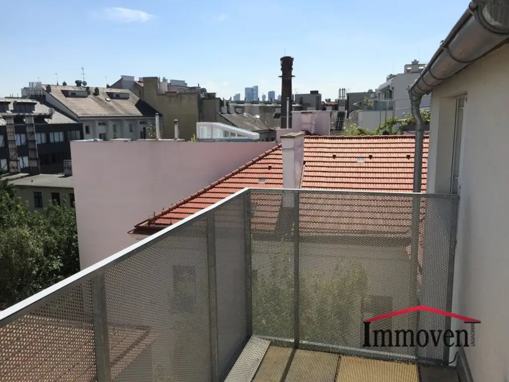 HOFSEITIG - Großzügige 4-Zimmerdachgeschosswohnung mit Terrasse und Klimaanlage nahe Mariahilfer Straße! (Mietbeginn 01.10.2025)