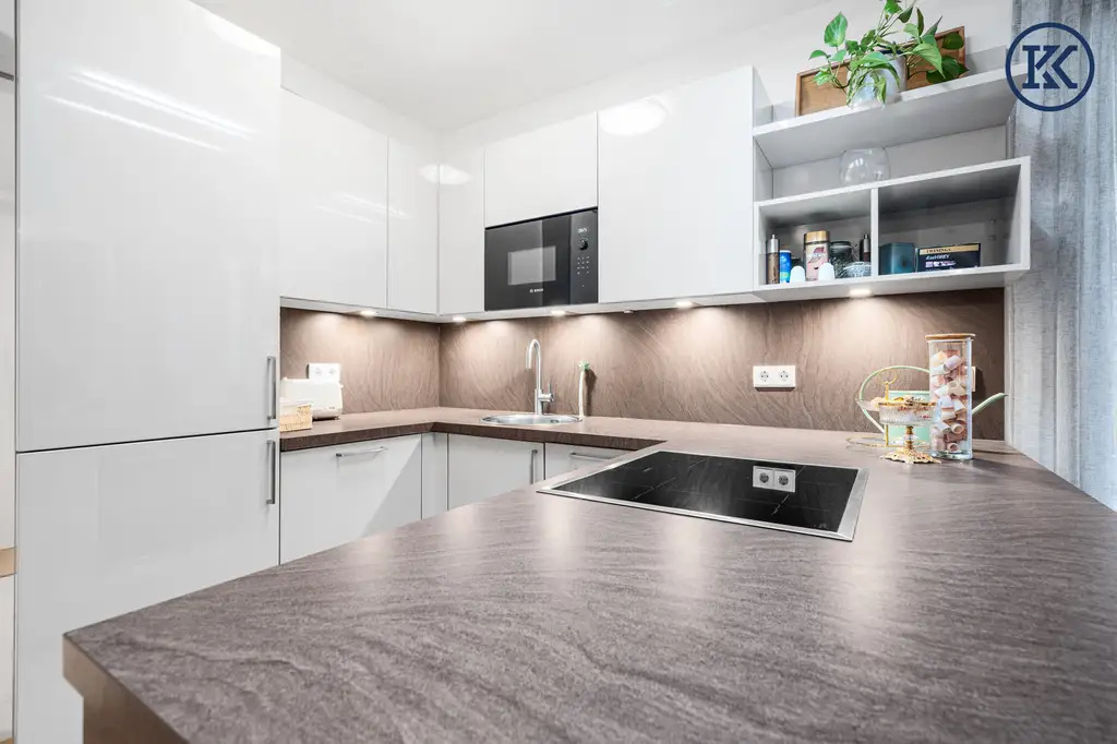 OPEN HOUSE am Dienstag den 19.08.25 ab 10 Uhr für die
Hofseitige 3-Zimmer-Wohnung mit 14 m² Loggia
