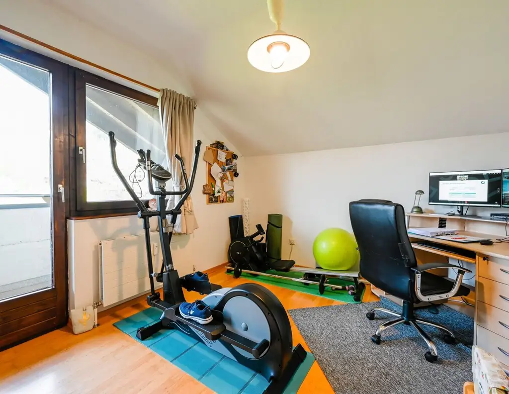 Besondere lichtdurchflutete 4-Zimmer-Dachgeschosswohnung mit Panoramablick über Schwaz