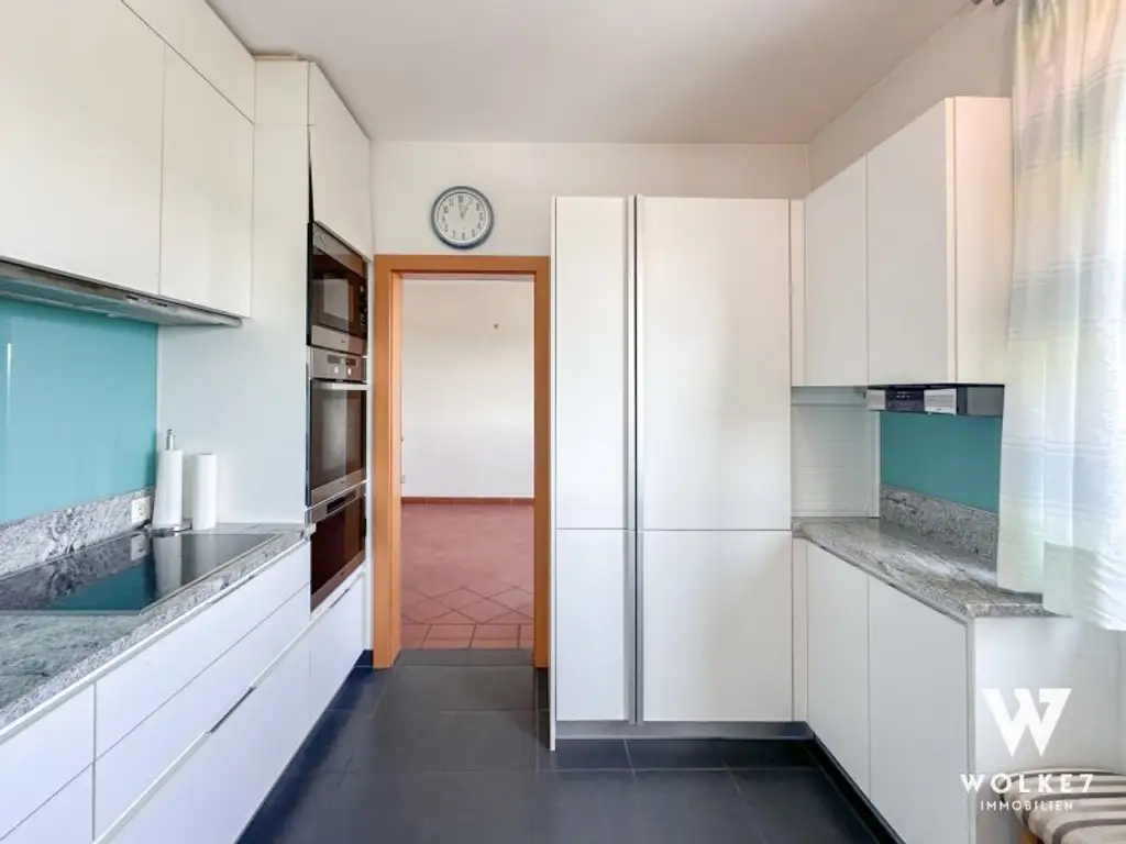 Gepflegte Neubauwohnung mit West-Balkon und Garage