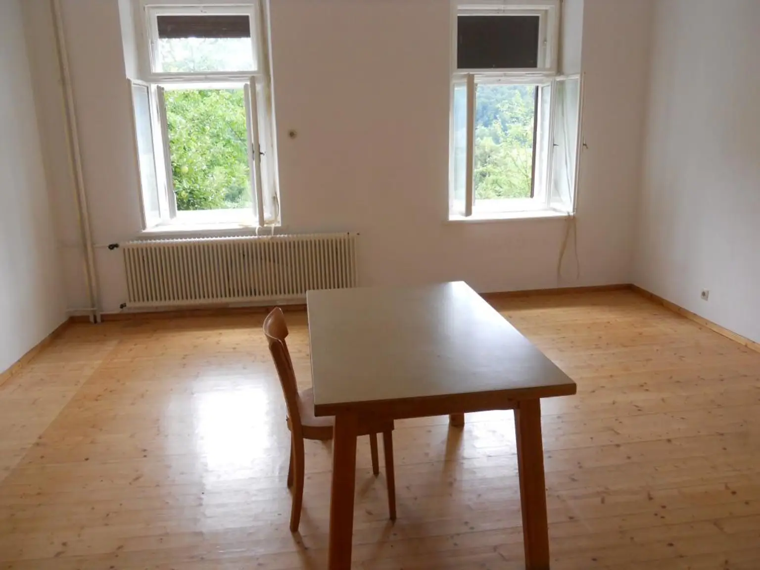 Doppelhaushälfte in herrschaftlichem Haus!