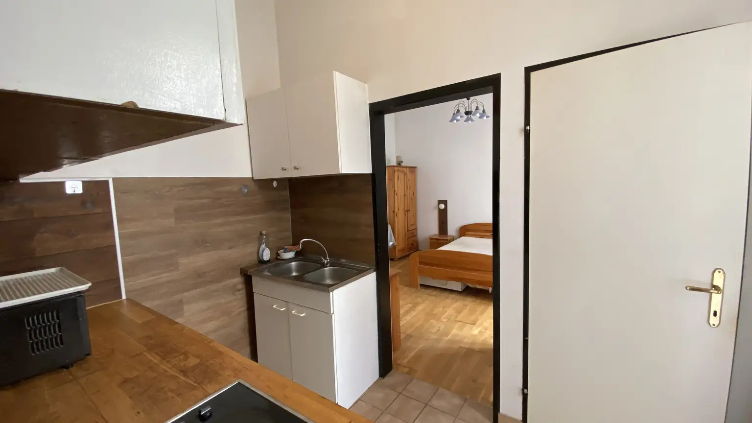 Garçonnière mit Sanierungsbedarf im 15. Bezirk