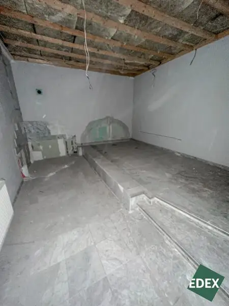 Großes Souterrain in guter Lage