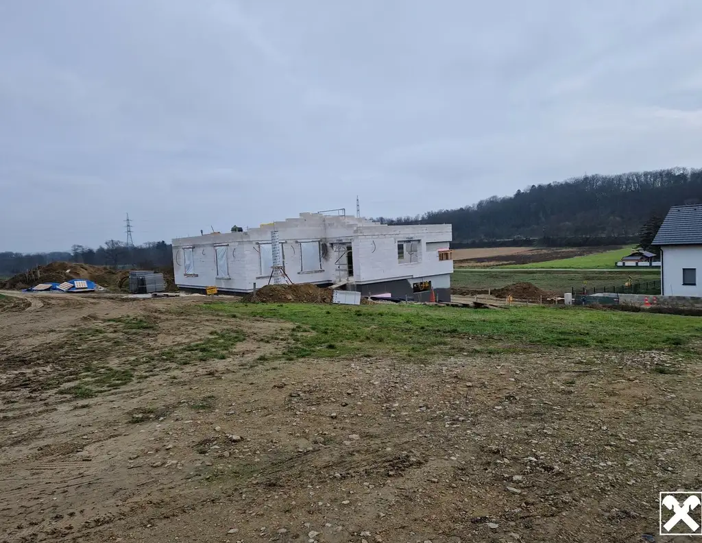 TOLLER AUSBLICK IN RUHIGER WOHNLAGE FÜR IHR PRIVATES EINFAMILIENHAUS MIT BAUZWANG