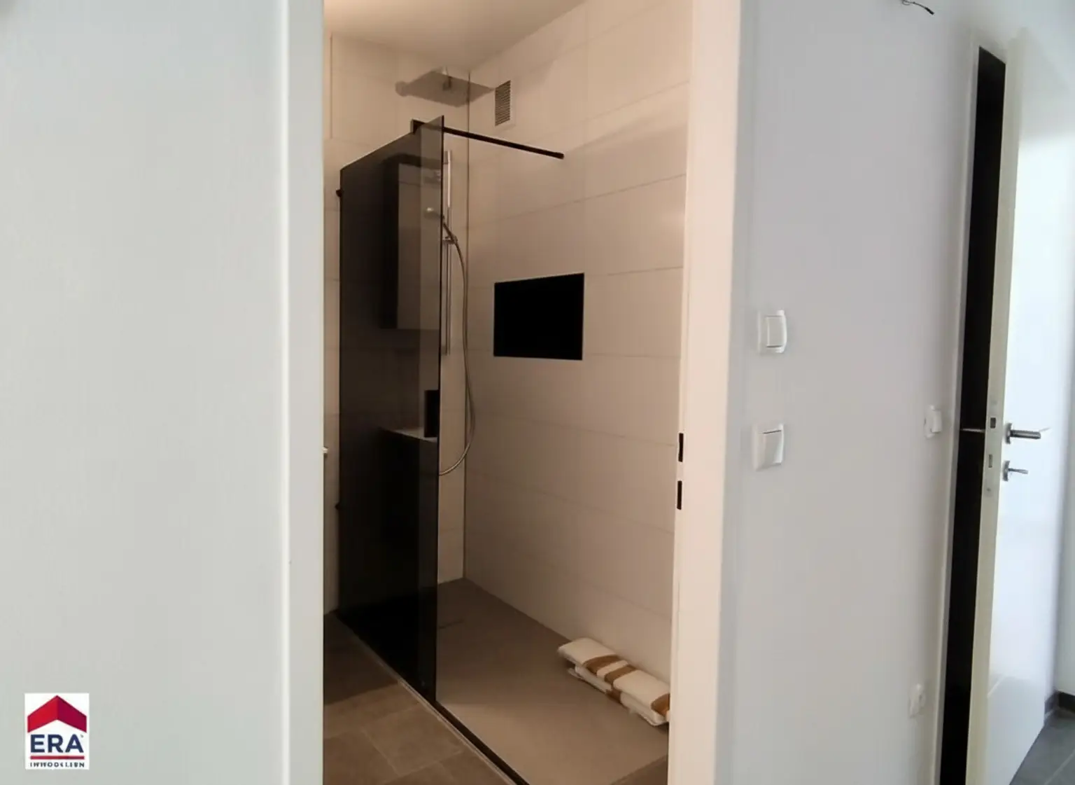 * Kaufanbot liegt vor * Zentrale 2-Zi-Wohnung mit Loggia & Garage in Linz-Biesenfeld, vollrenoviert, UNI Nähe!