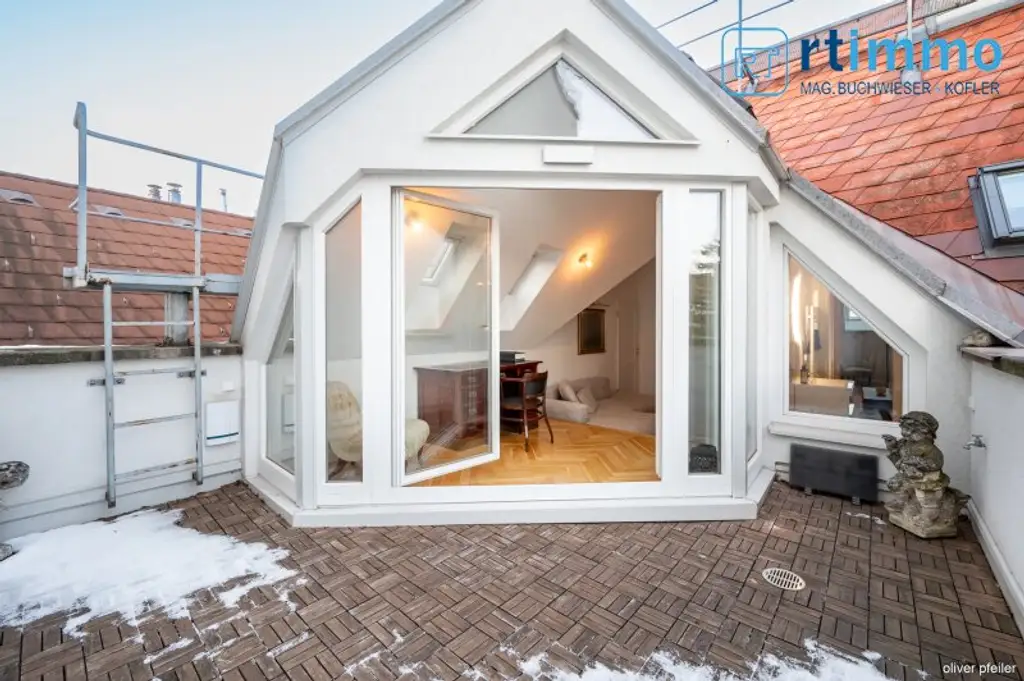 EDLE 5-ZIMMER DACHGESCHOSSWOHNUNG mit TERRASSE und AIRCONITION , Neuwertig