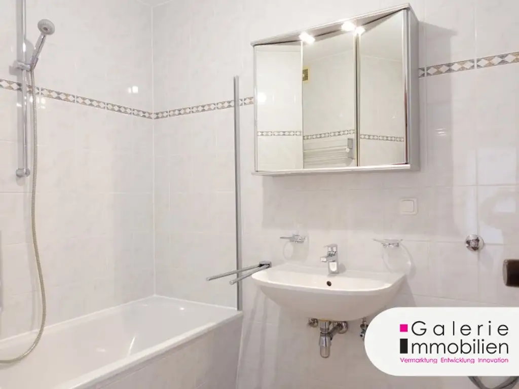 VIDEO: Sehr schöne 4-Zimmer-Maisonette, 3er-WG-geeignet, mit Fernblick und Garage!