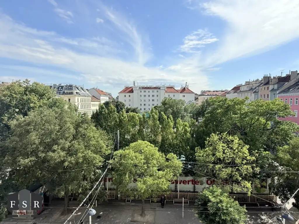 Lichtdurchflutete 4,5 Zimmer Wohnung - SANIERUNGSBEDÜRFTIG & BALKONANBAU möglich