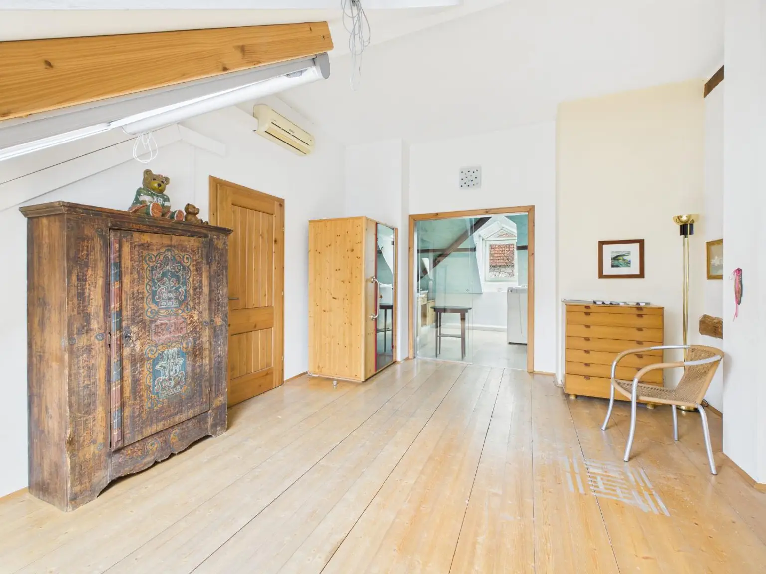 7. Top 5 Wohnhaus/Zimmer 1/Büro