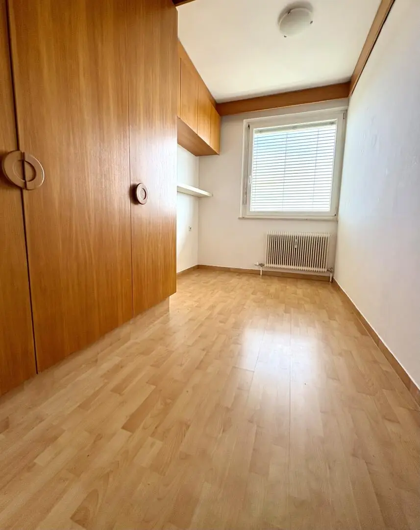 Schlafzimmer mit Schrankverbau