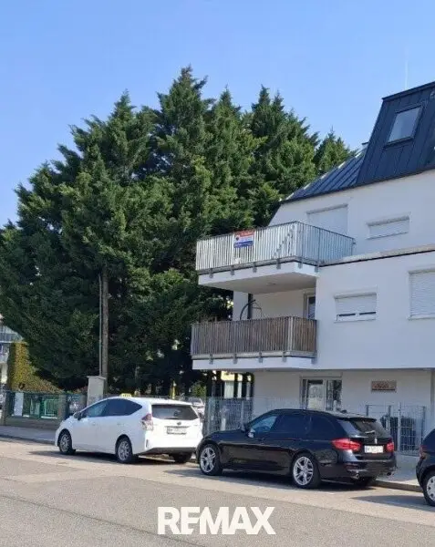 18 Außenansicht 1220