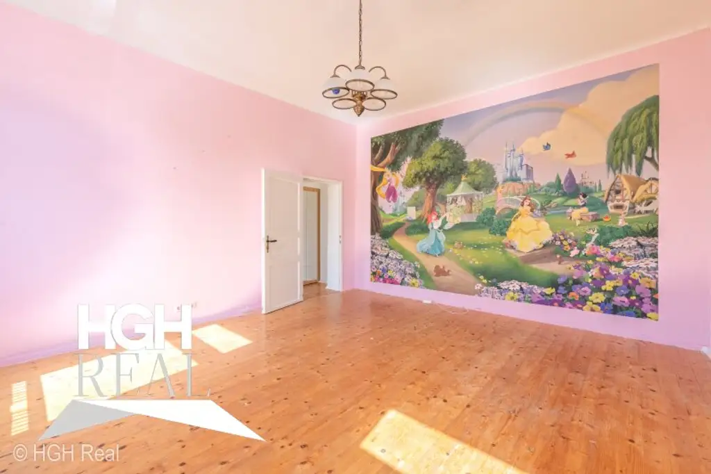 2325 Himberg Großes Grundstück mit heller beheizter HALLE, Außenfläche und bestandsfreiem Mehrparteienhaus mitten in Himberg