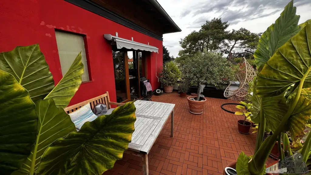 4-Zimmer-Dachgeschoß-Wohnung PLUS Garten im Naturparadies