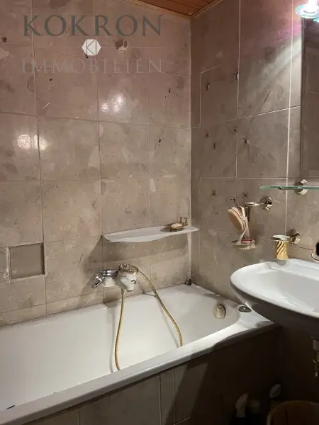 Badezimmer mit Wanne