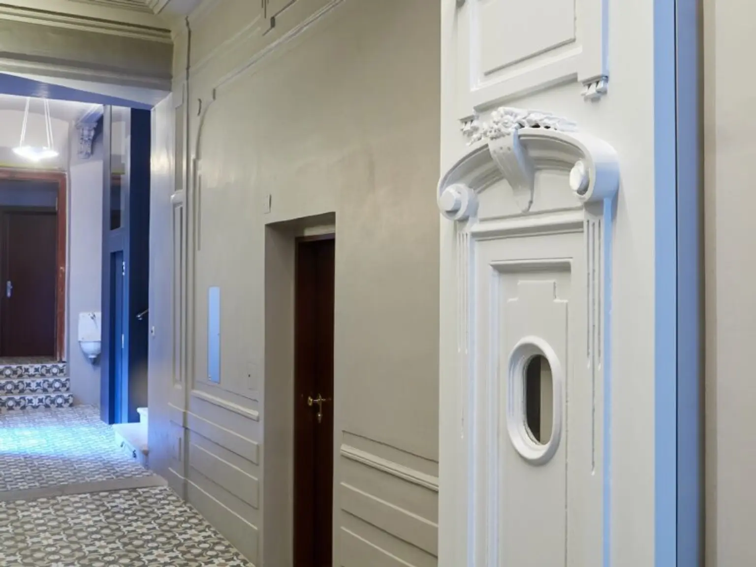 Altbau-Charme! 67 m² Wohnung beim Naschmarkt mit exklusiver Balkon-Möglichkeit in generalsaniertem Haus