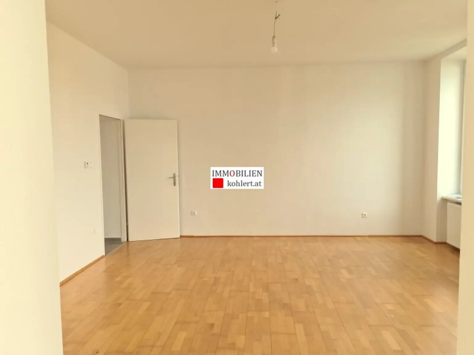 GELEGENHEIT, 3-ZIMMERWOHNUNG MIT FERNBLICK UND ZENTRALE LAGE