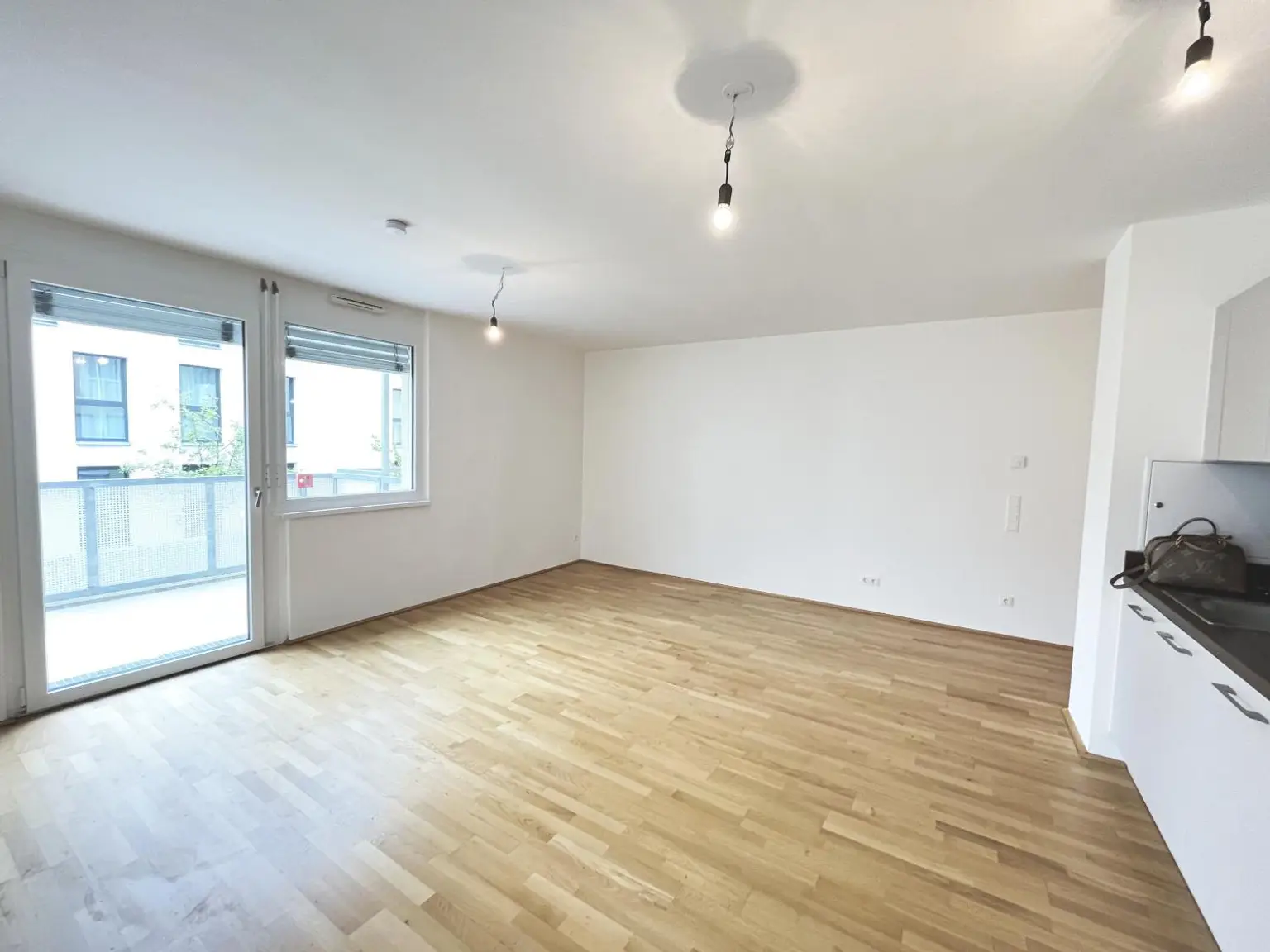Q11 Leben in Simmering - 
Lichtdurchflutete Balkonwohnung mit 2 Zimmern und Deckenkühlung!