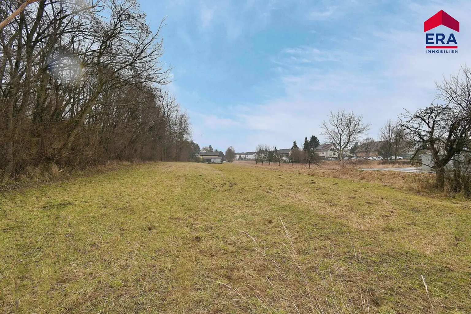 Sanierter Bauernhof mit zwei Wohnungen und großem Grundstück –ideal für Pferdeliebhaber und Familien