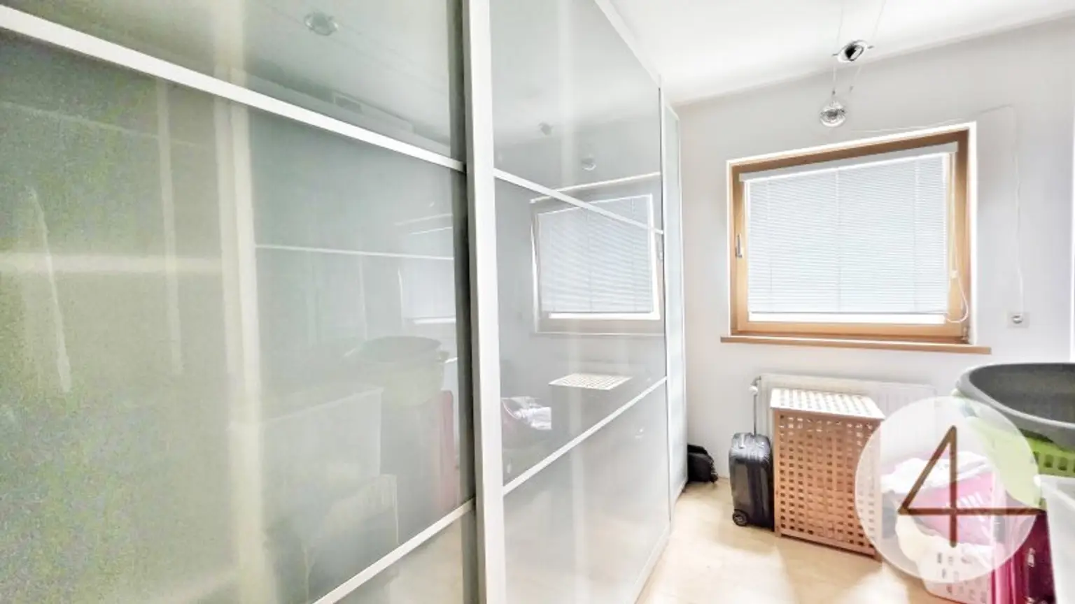 Zweifamilienhaus mit ca. 300 m² Wohnfläche