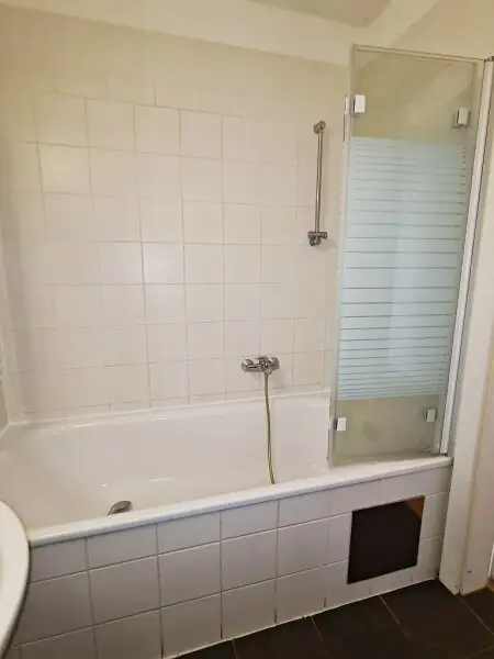 HUMBOLDTGASSE, U1 NÄHE, 76 m2 Neubau inkl. 4 m2 Loggia, Wohnküche, 2 Zimmer, Parketten, Wannenbad, 2. Liftstock