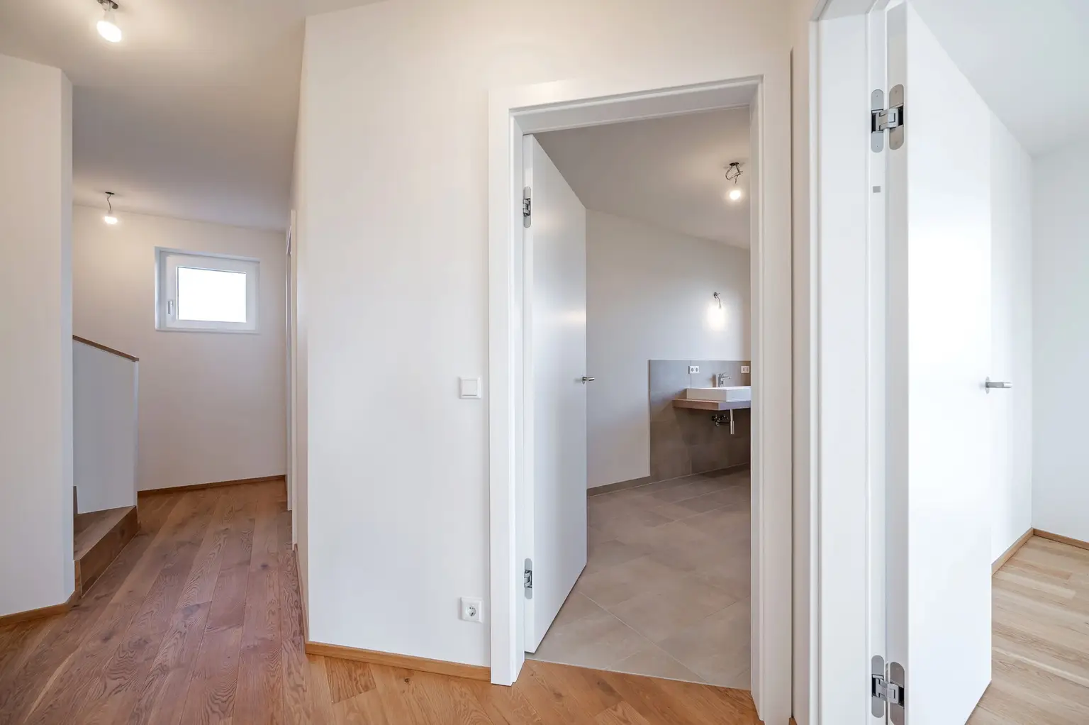 DG - Blick ins Badezimmer