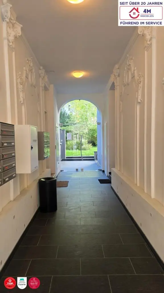 Drei Zimmer Stilaltbau-Rarität in begehrter Lage – sonnig, ruhig und elegant