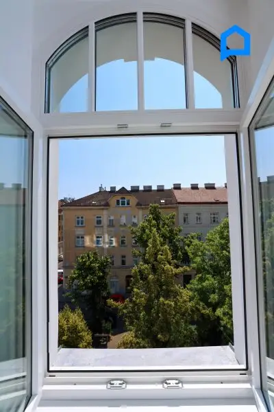 ERSTBEZUG, RUHIG, JETZT einziehen! Kernsanierter Albau mit modernster Ausstattung 106 m² Wohnfläche, TOP16 / 4 Zimmer plus Nebenräume 13,4m² SW-Balkon-Loggia