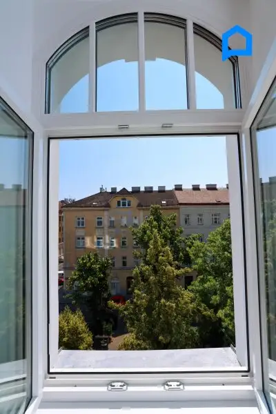 ERSTBEZUG, RUHIG, JETZT einziehen! Kernsanierter Albau mit modernster Ausstattung 106 m² Wohnfläche, TOP16 / 4 Zimmer plus Nebenräume 13,4m² SW-Balkon-Loggia