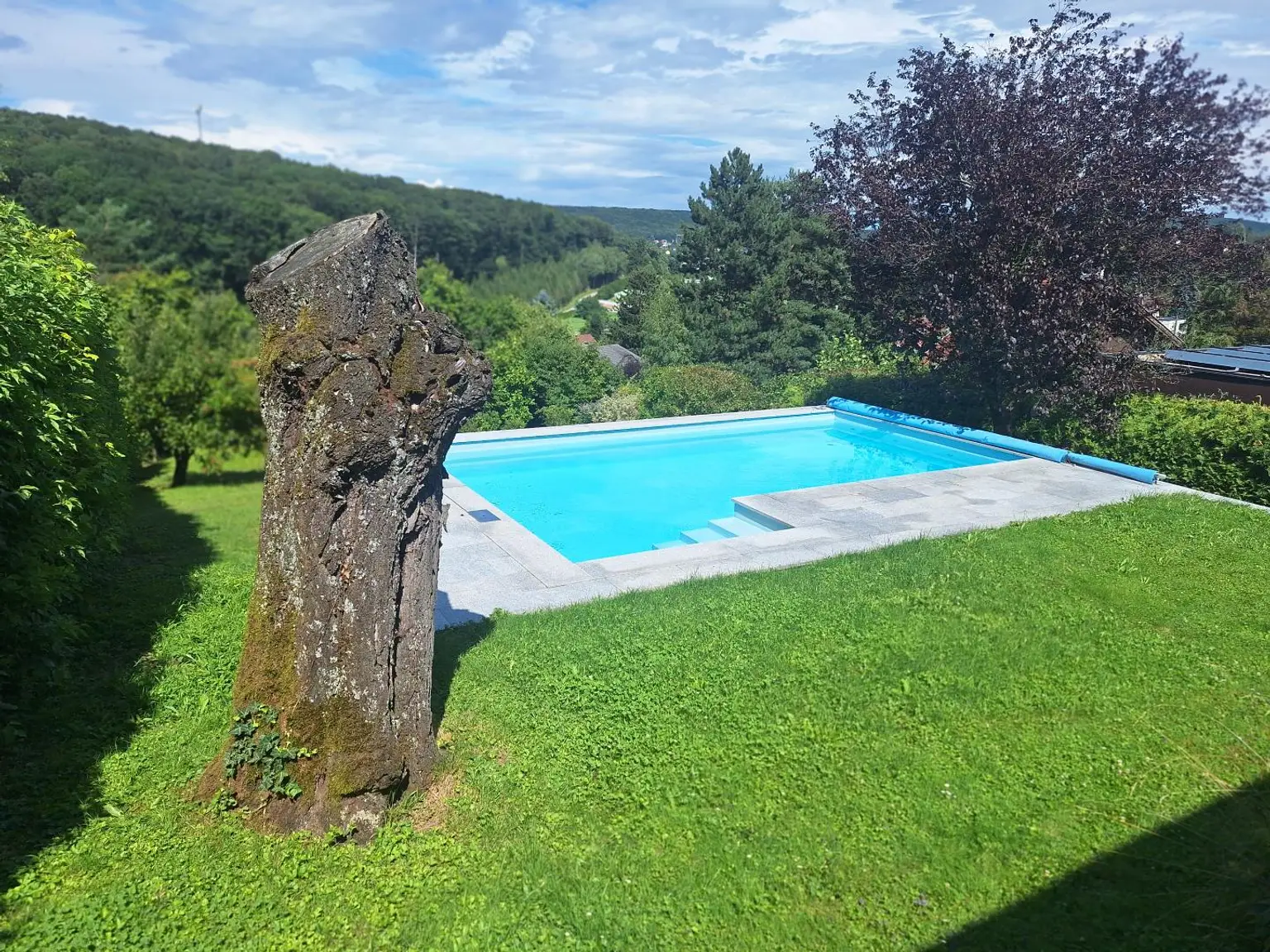 Tolles Baugrundstück mit Fernblick und Sommerhaus