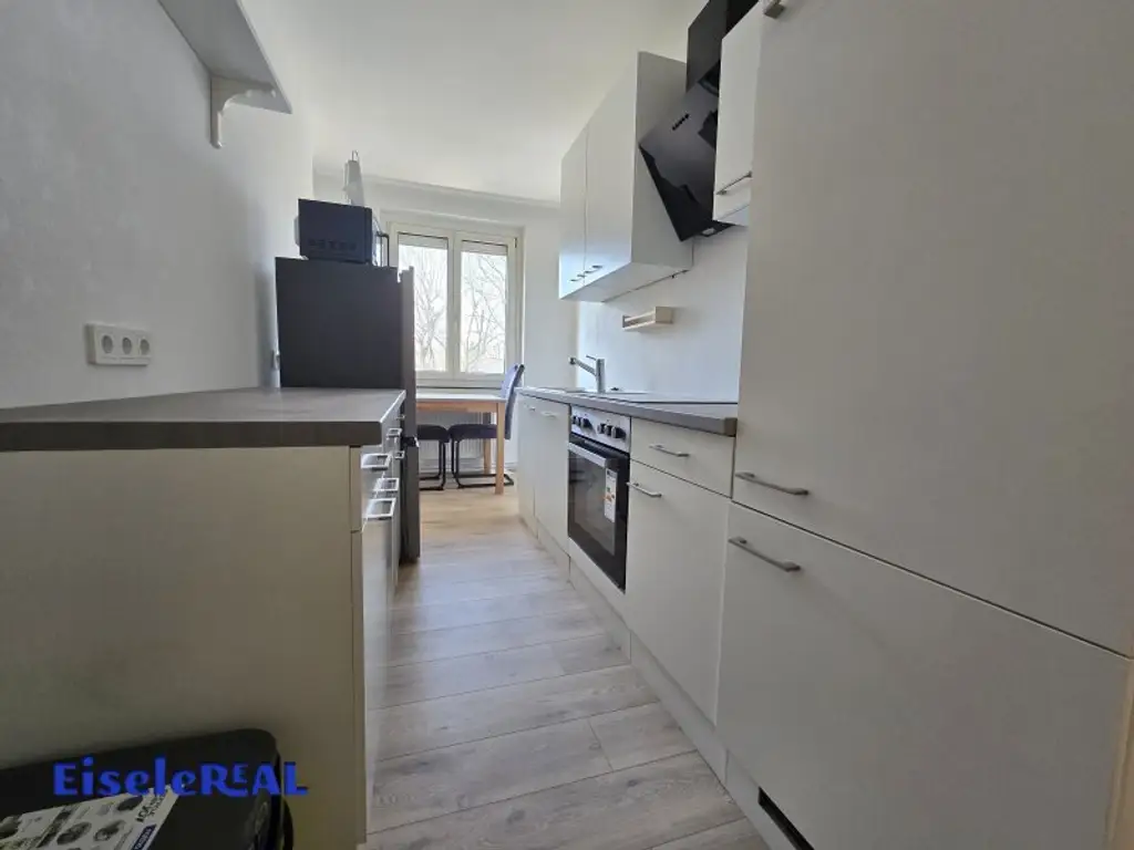tolle 2 Zimmer - 2 Loggien - extra Küche